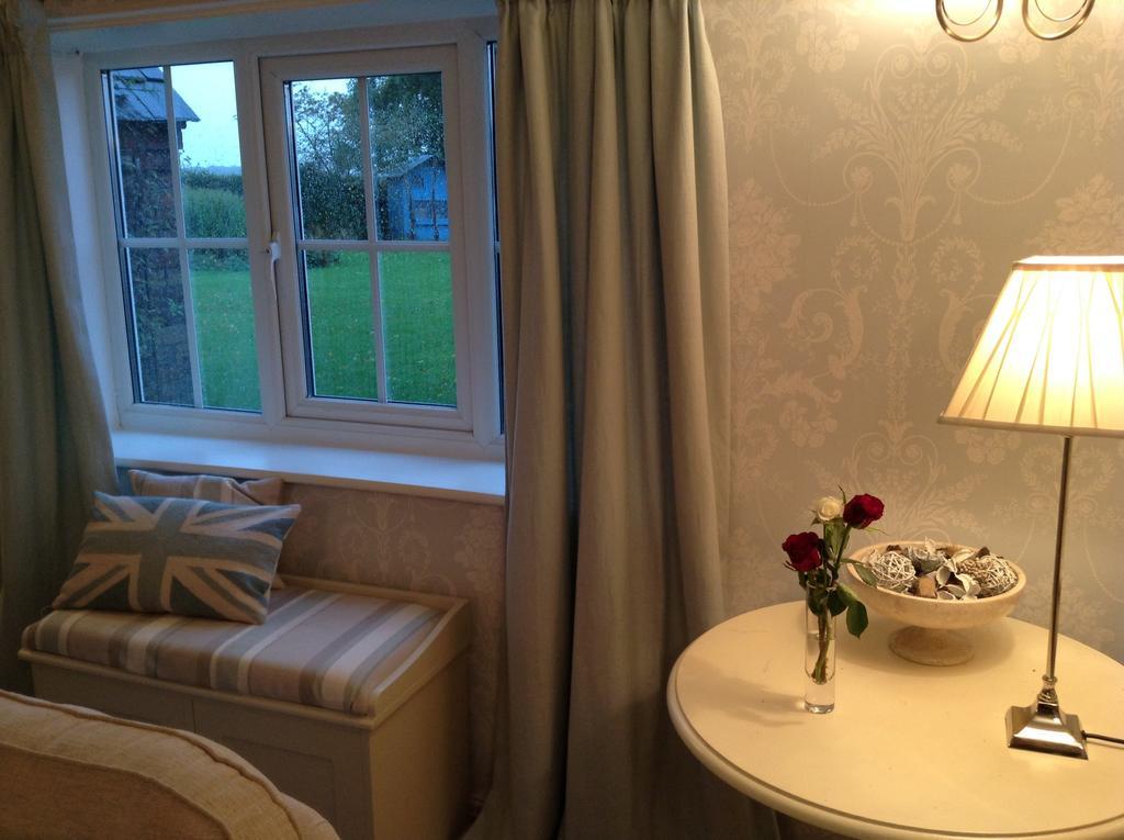 Birtles Farm Bed And Breakfast Knutsford Bagian luar foto